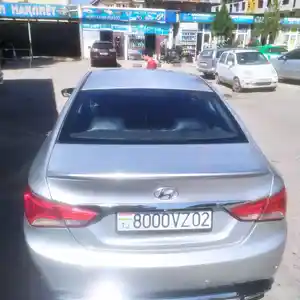 Hyundai Sonata, 2010