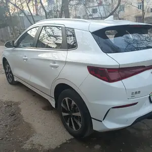 BYD E2, 2024