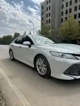 Toyota Camry, 2020-8