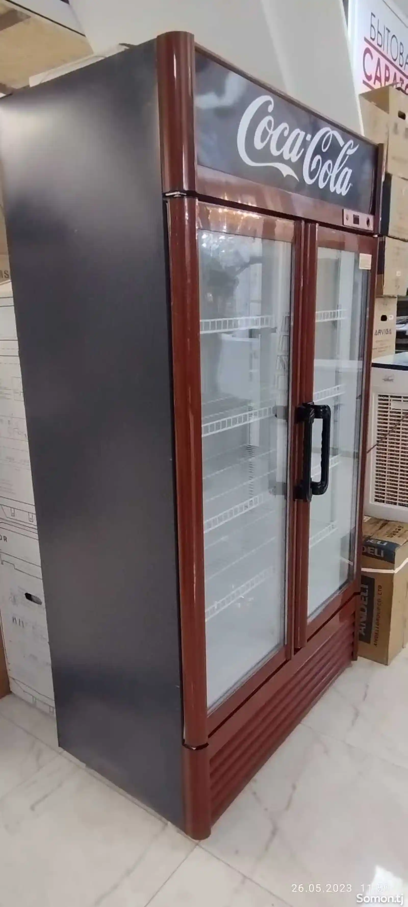 Витринный холодильник с двумя дверями-2