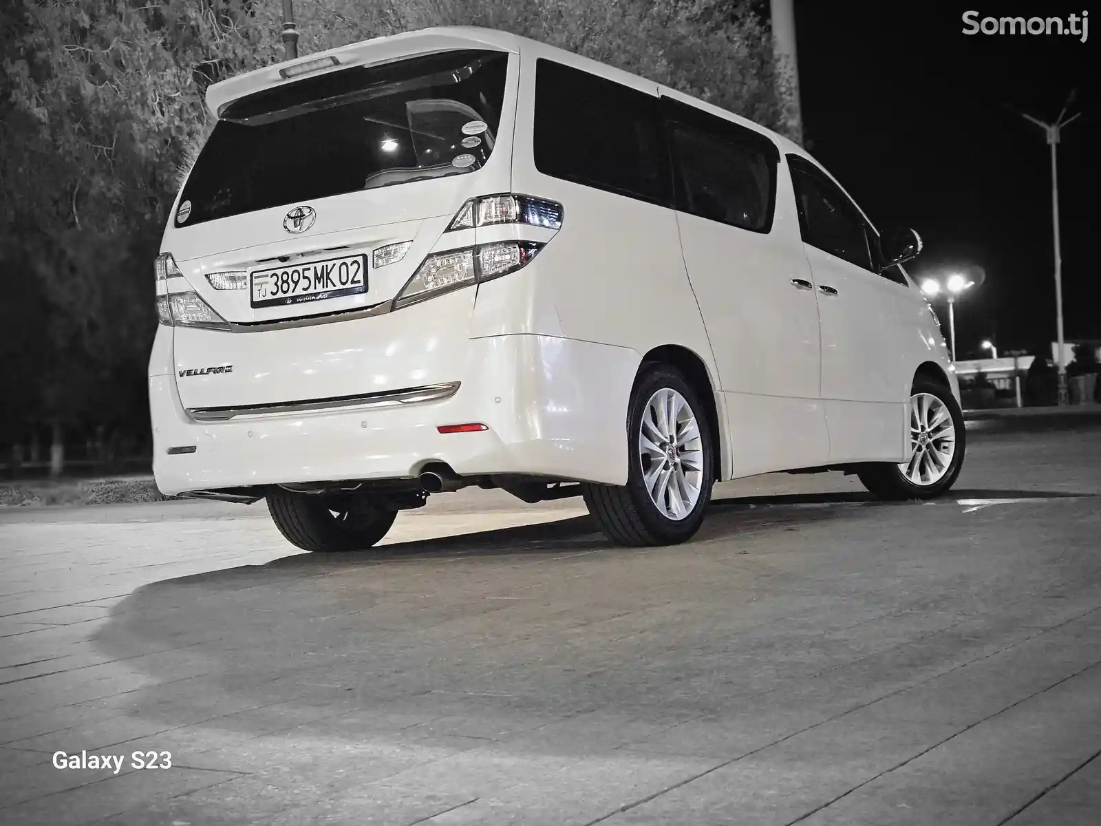 Toyota Vellfire, 2010-9