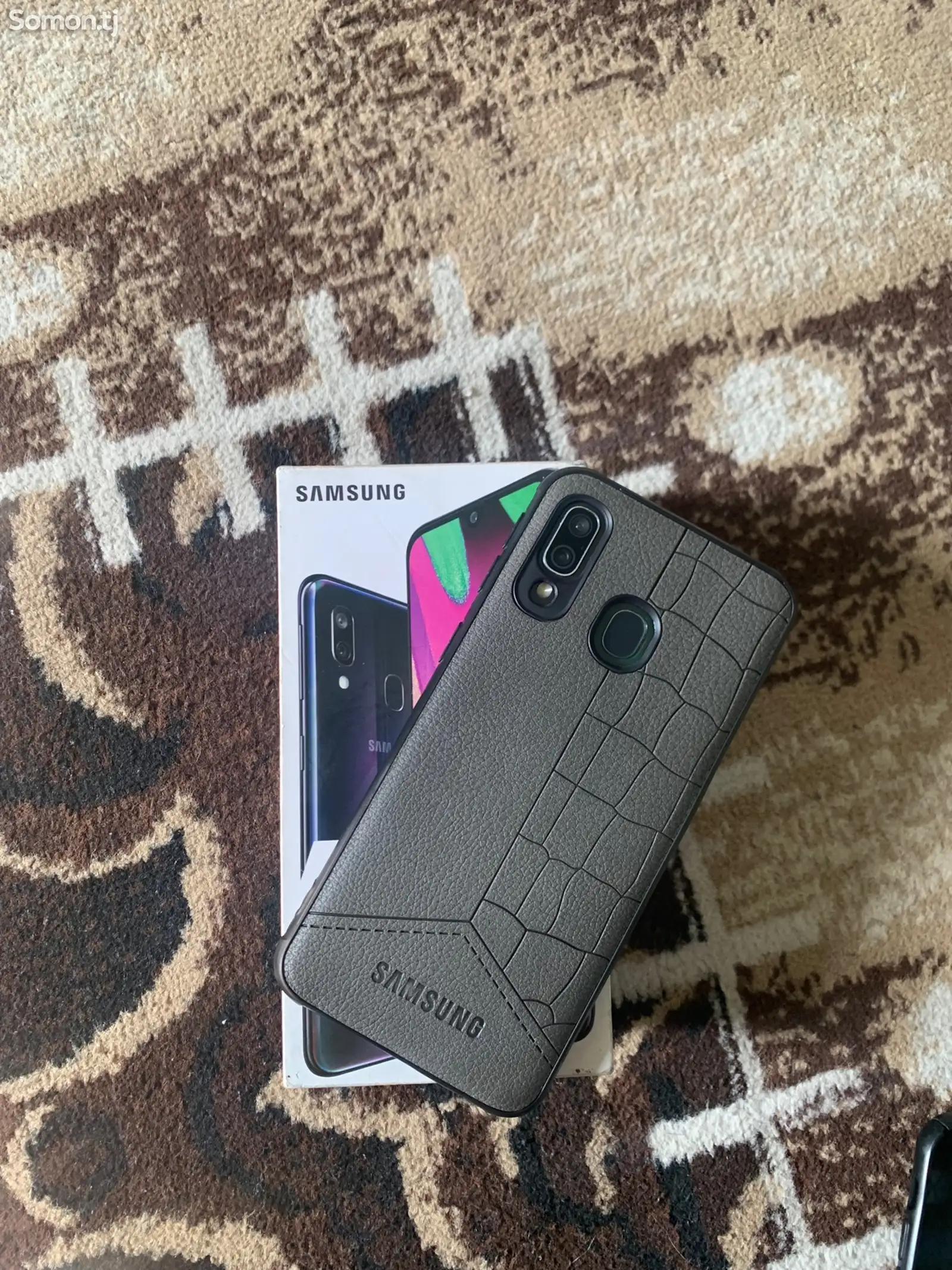 Samsung Galaxy A40-1