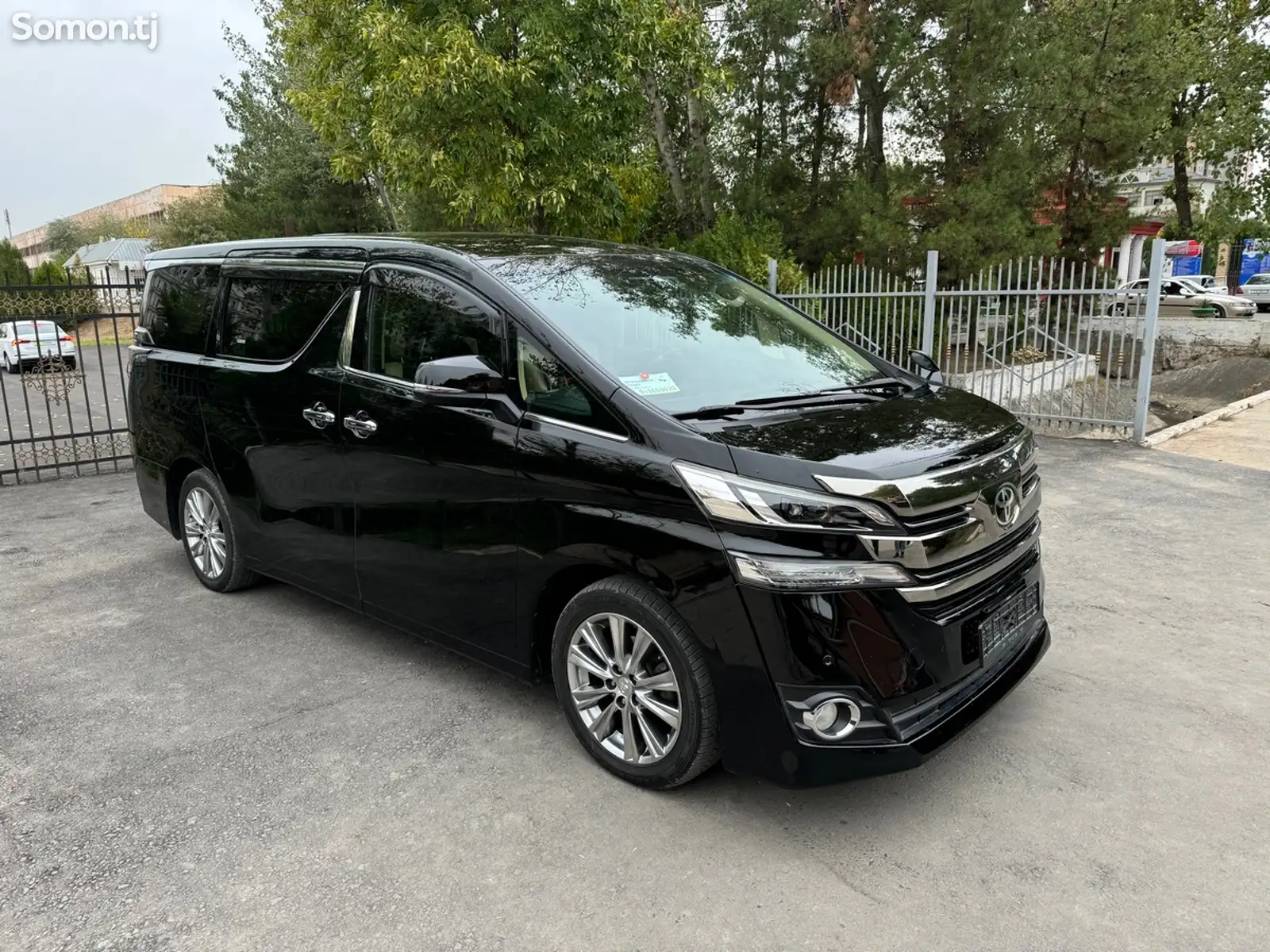 Toyota Vellfire, 2016-1