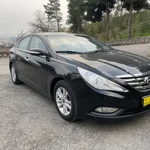 Hyundai Sonata, 2011