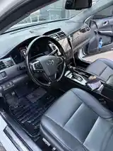 Toyota Camry, 2017-6