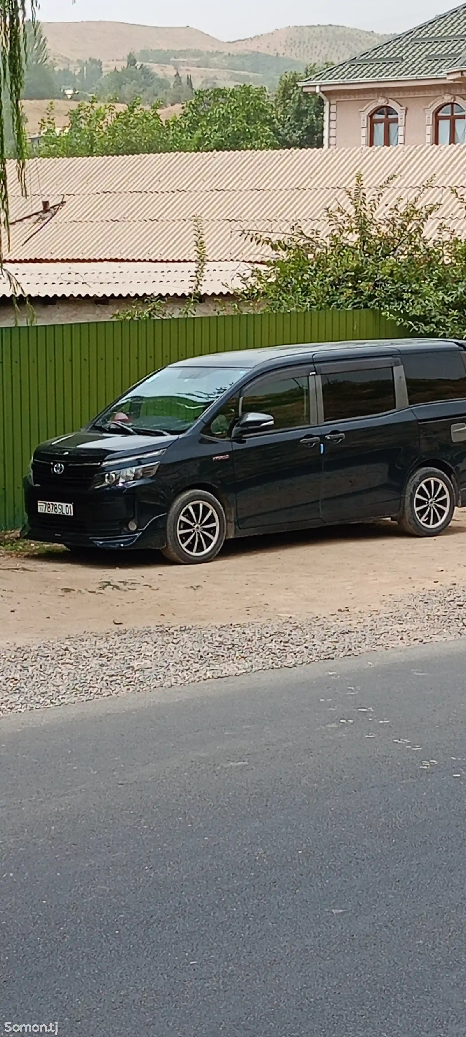 Toyota Voxy, 2015-5