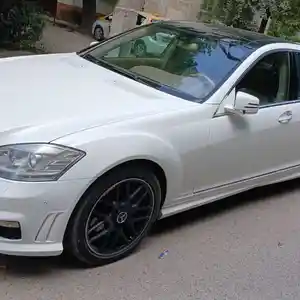 Mercedes-Benz S class, 2009