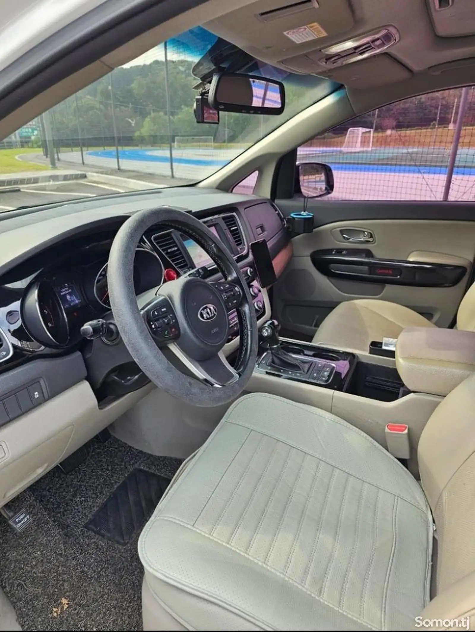 Kia Carnival, 2015-10