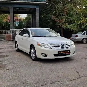 Toyota Camry, 2010