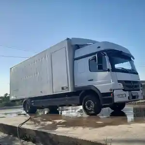 Бортовой грузовик Mercedes-Benz Atego, 2010