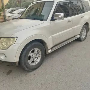 Mitsubishi Pajero, 2009