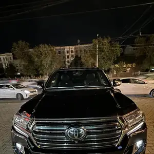 Toyota Land Cruiser, 2018