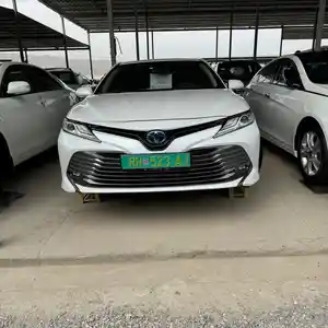 Toyota Camry, 2018