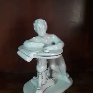 Фарфоровая статуэтка Пушкина