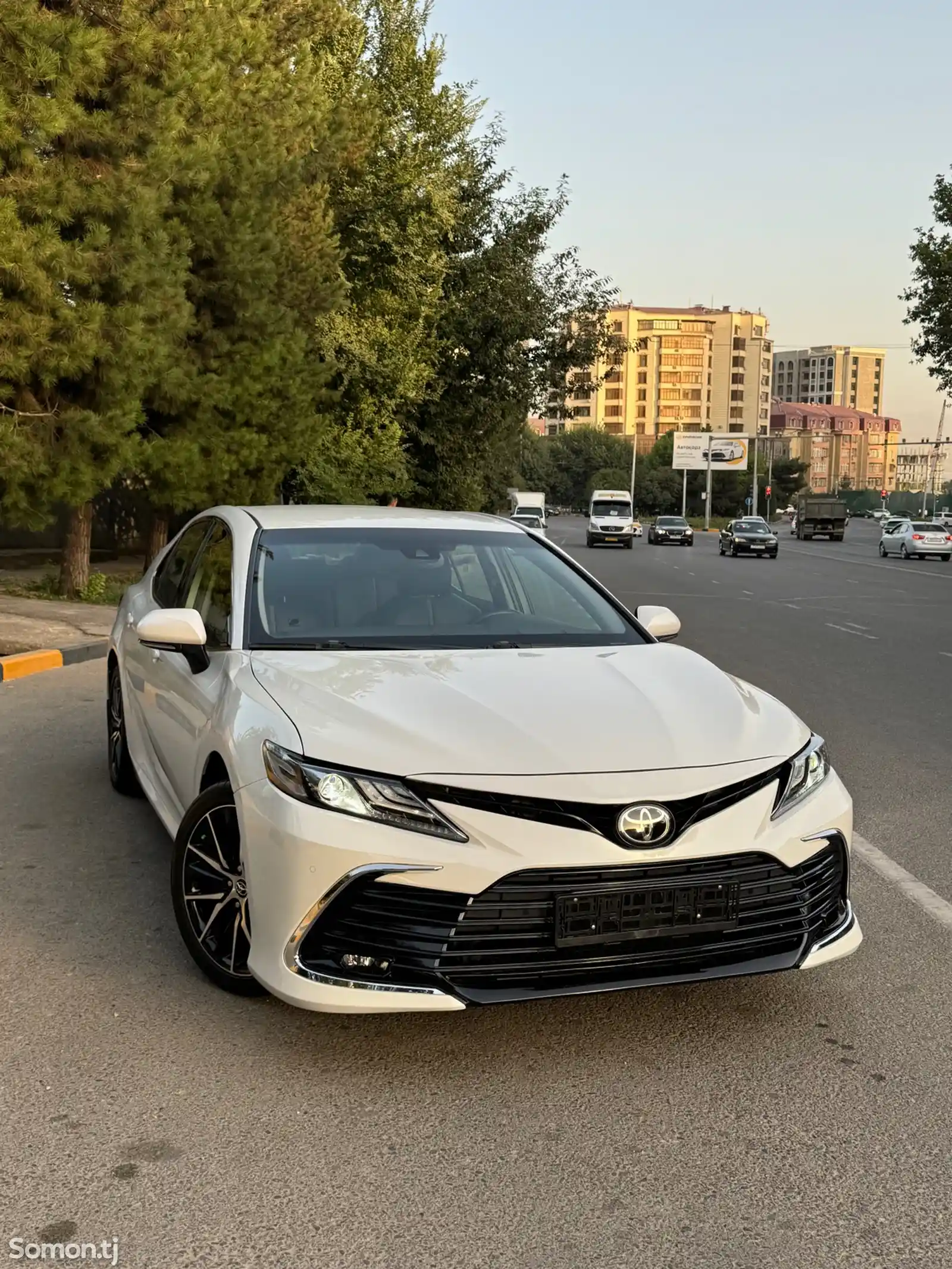 Toyota Camry, 2018-1