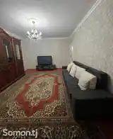 5-комн. квартира, 4 этаж, 70м², 19 мкр-2