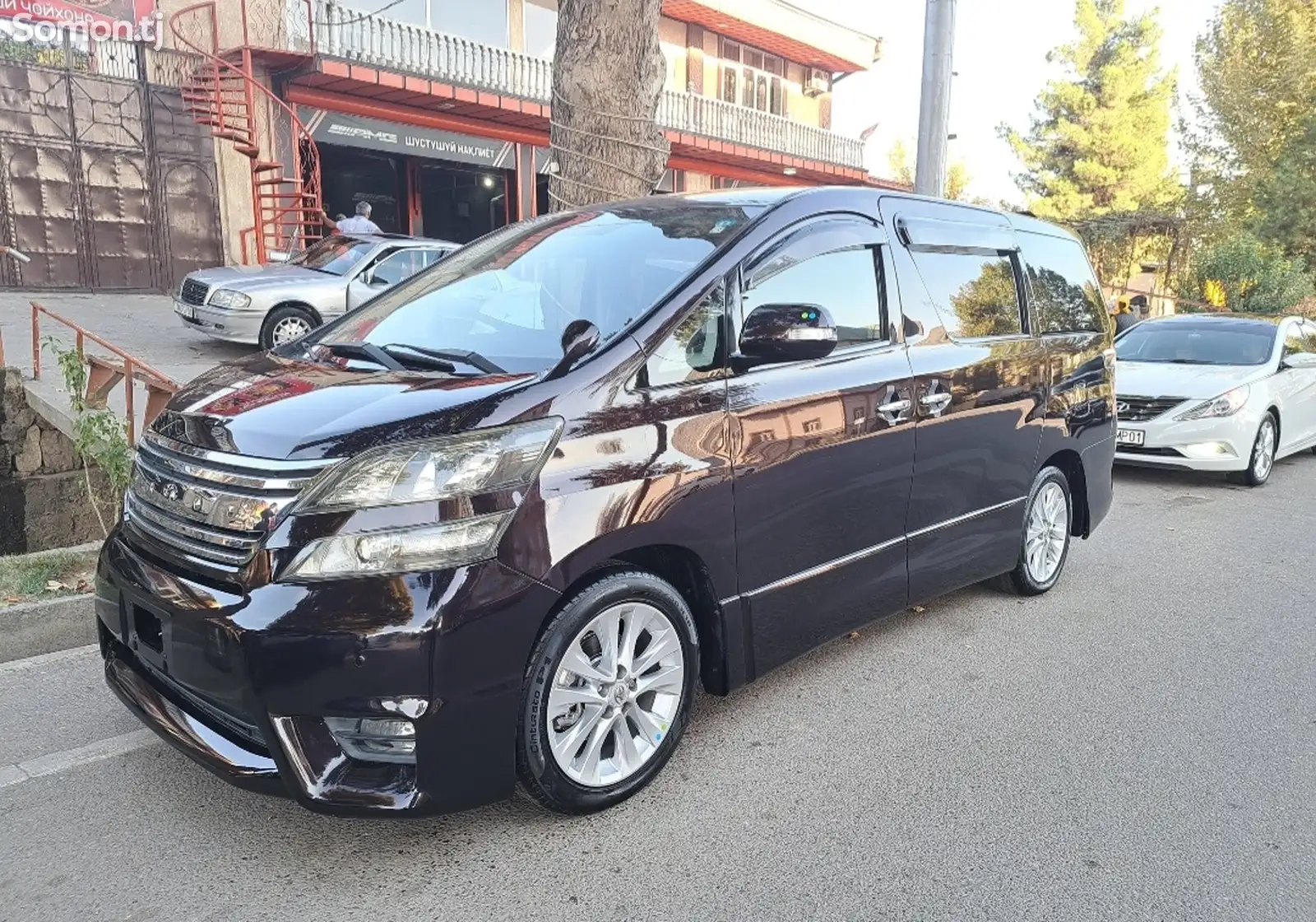 Toyota Vellfire, 2012-1