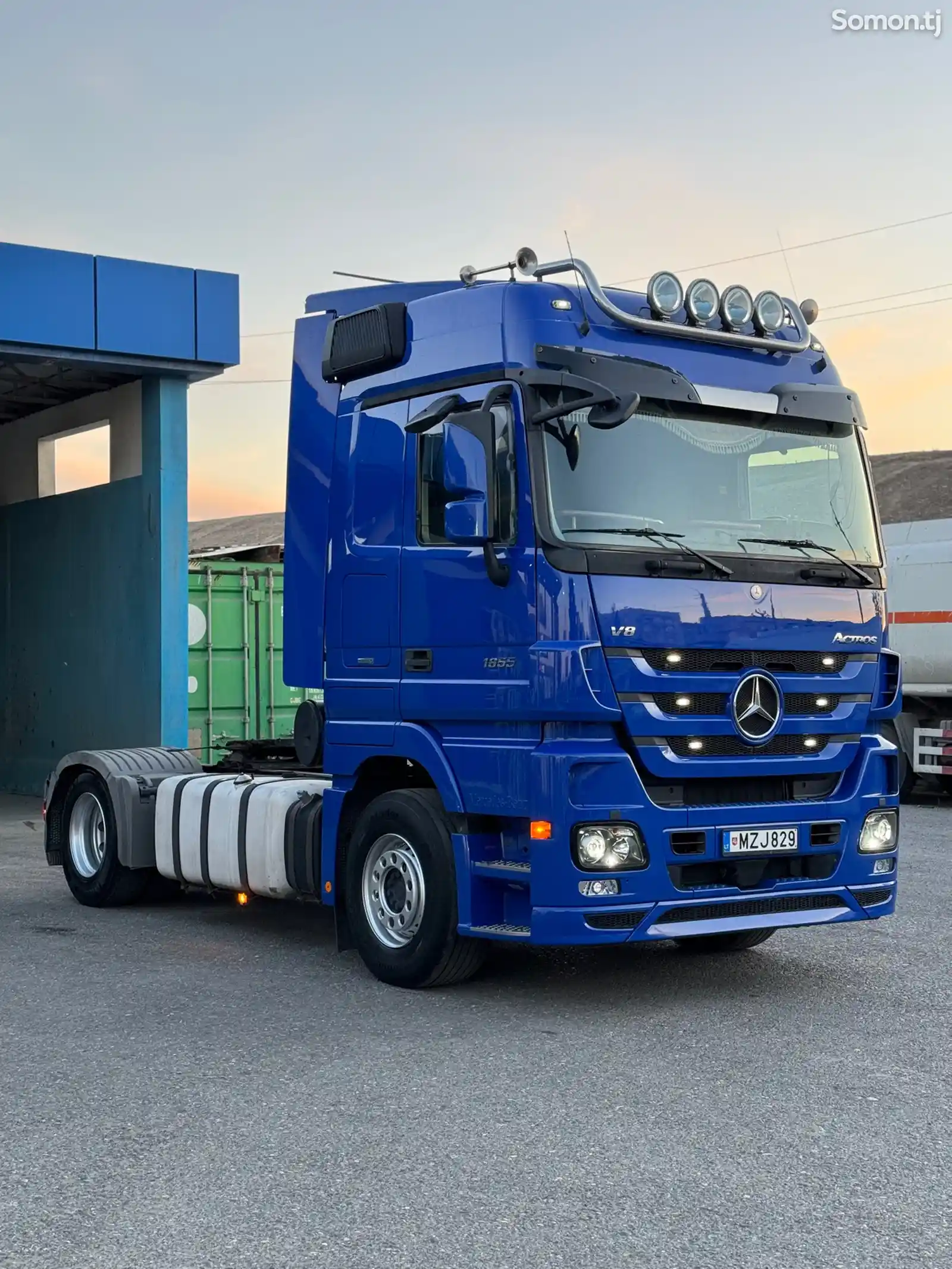 Седельный тягач Mercedes-Benz Actros V8 Avtomat Retarder-3