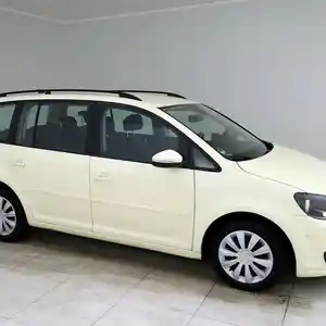 Volkswagen Touran, 2015