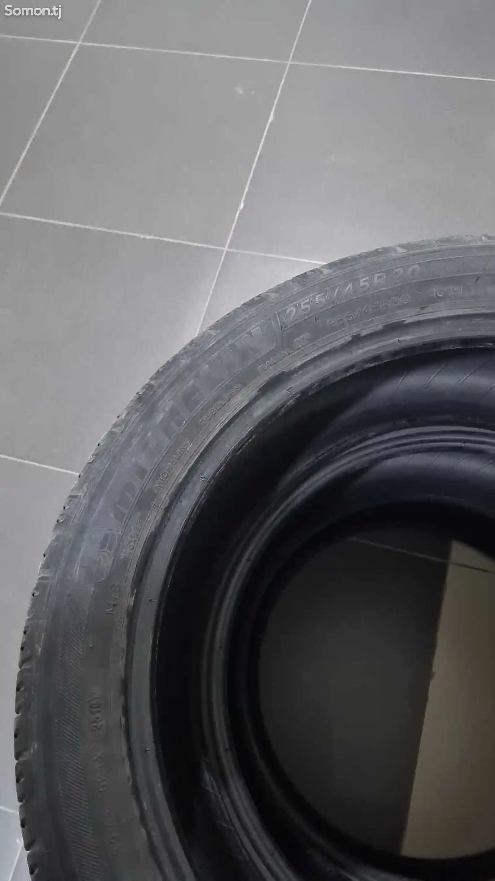 Шины R20 255/45 michelin-1