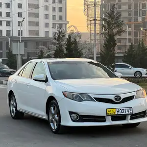 Toyota Camry, 2012