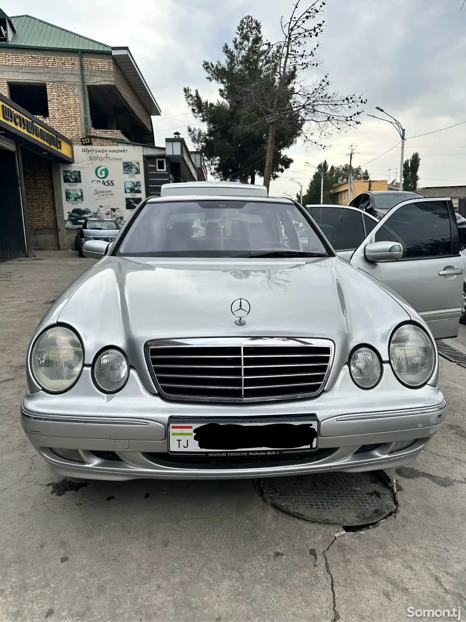 Mercedes-Benz E class, 2000-1