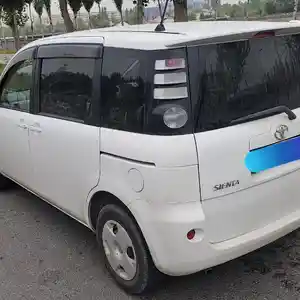 Toyota Sienta, 2006