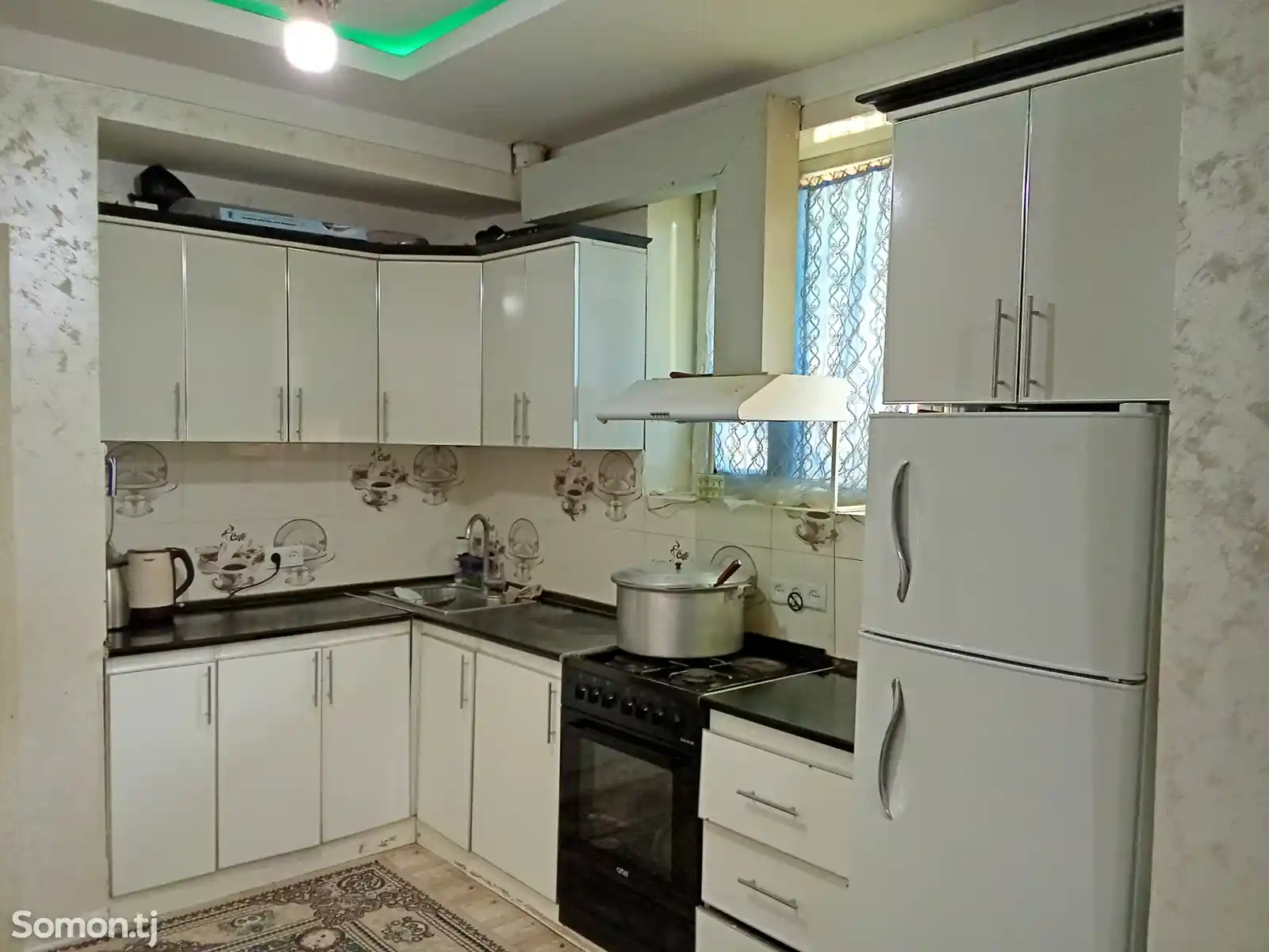 4-комн. квартира, Цокольный этаж, 86 м², Сино-5