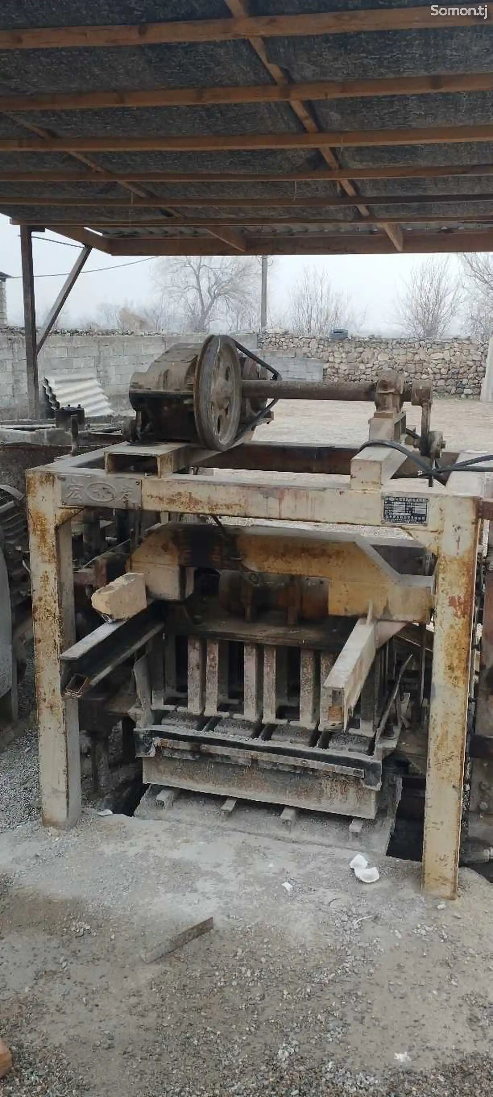 Аппарат для производства цементблока-1