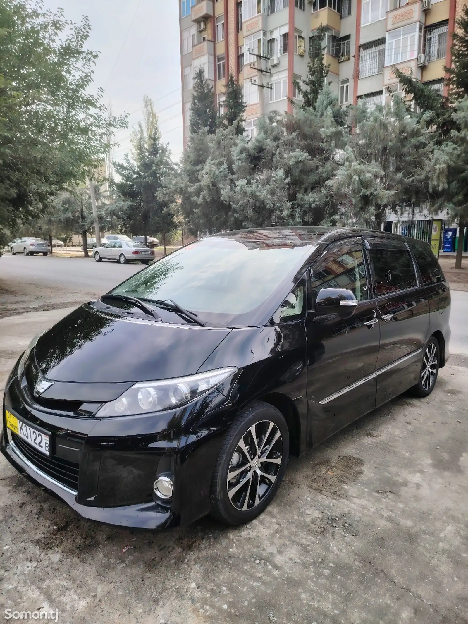 Toyota Estima, 2014-3