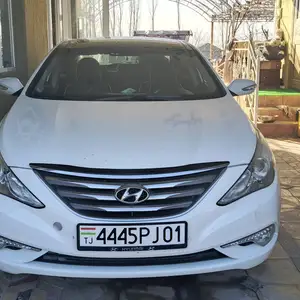 Hyundai Sonata, 2011