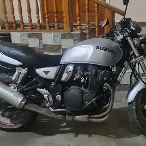 Мотоцикл Suzuki GSX-1100F