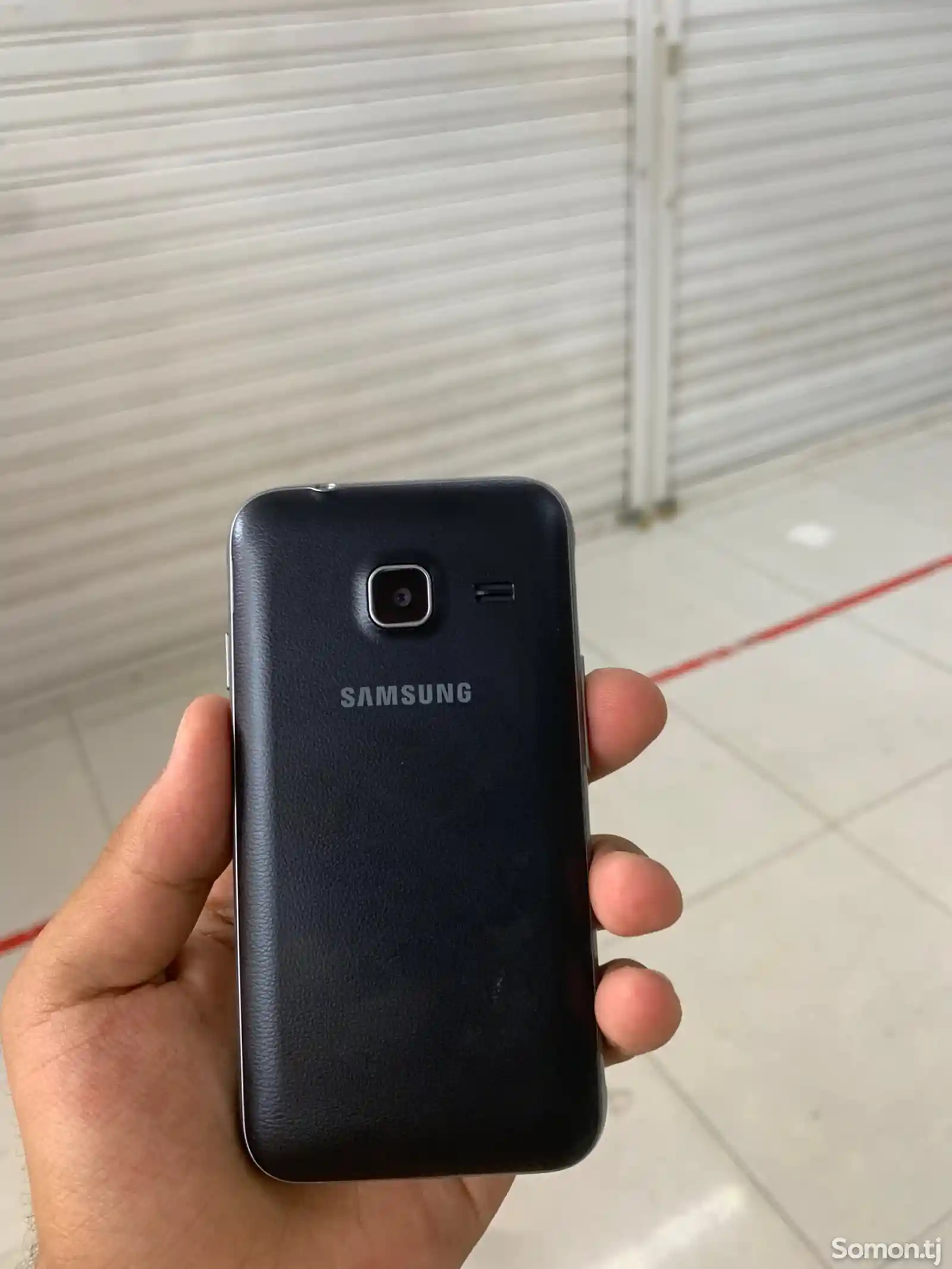 Samsung Galaxy J1 mini-2