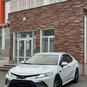 Toyota Camry, 2018