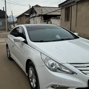 Hyundai Sonata, 2011