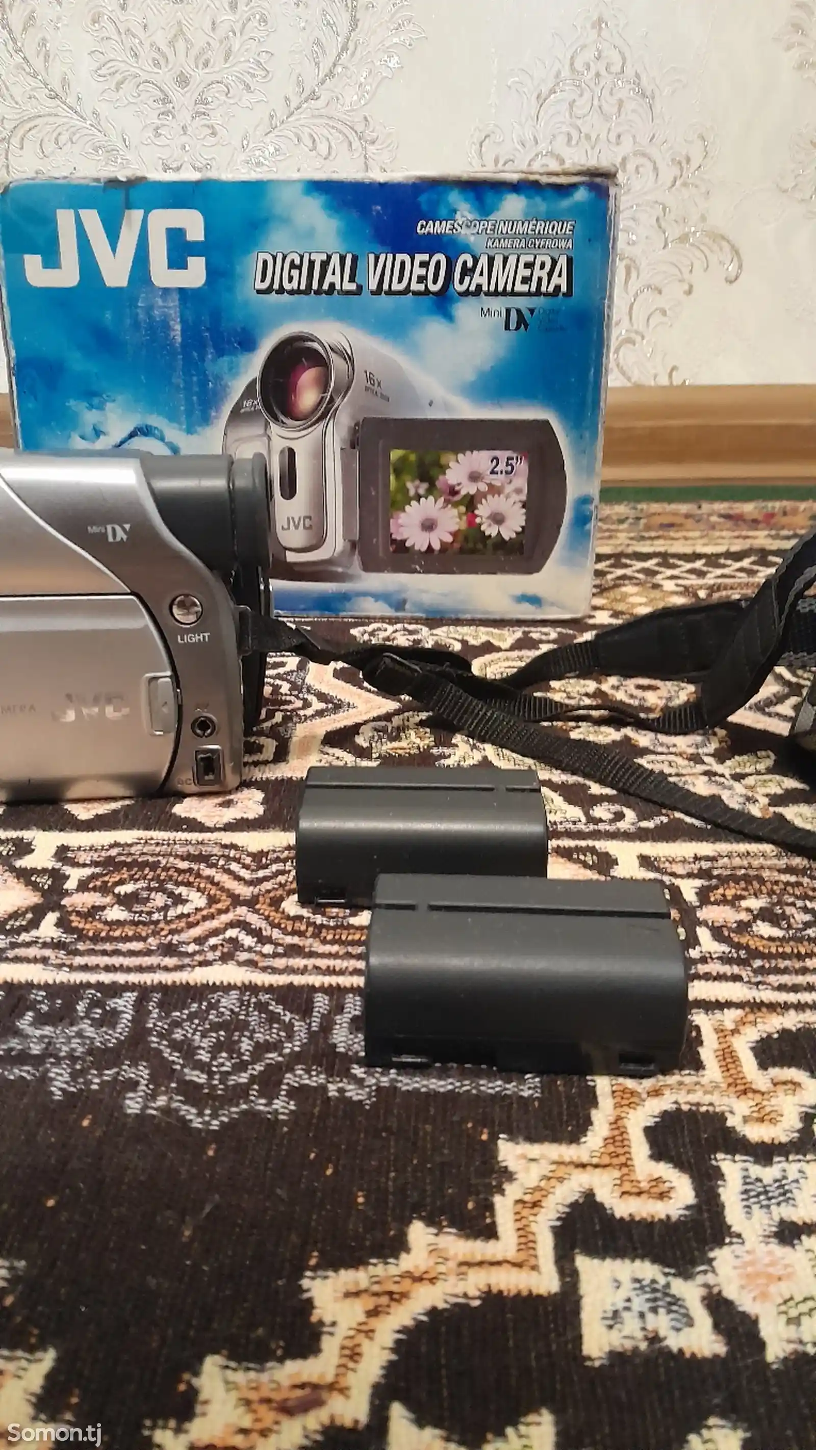 Видеокамерa JVC-3