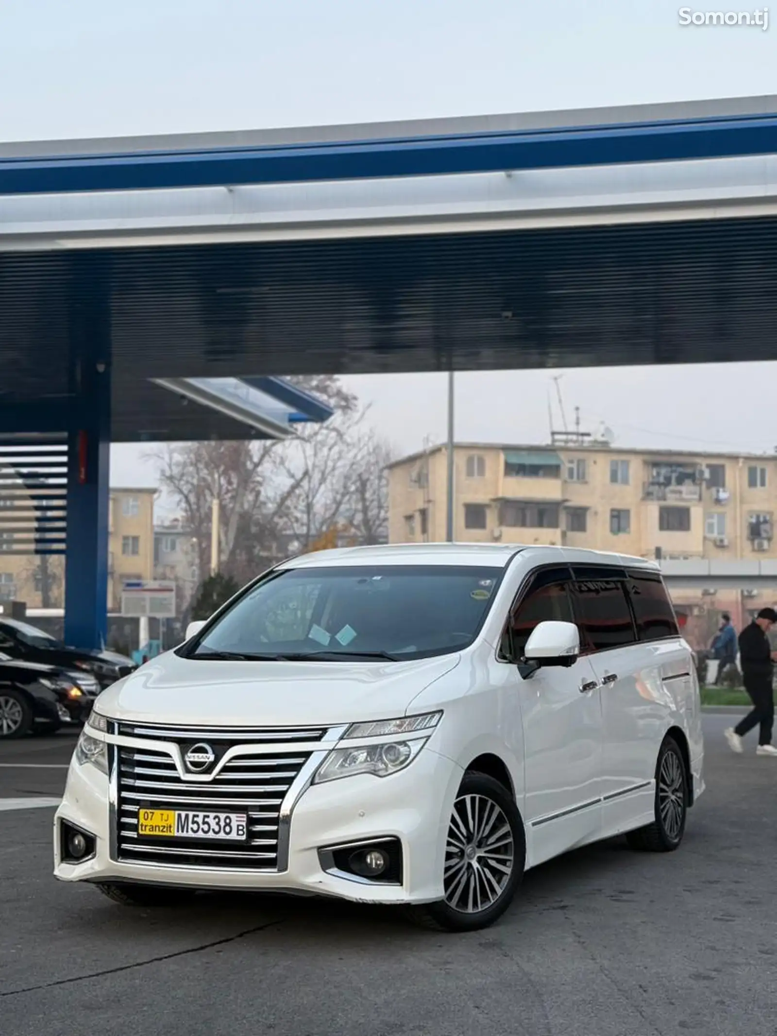 Nissan Elgrand, 2014-1