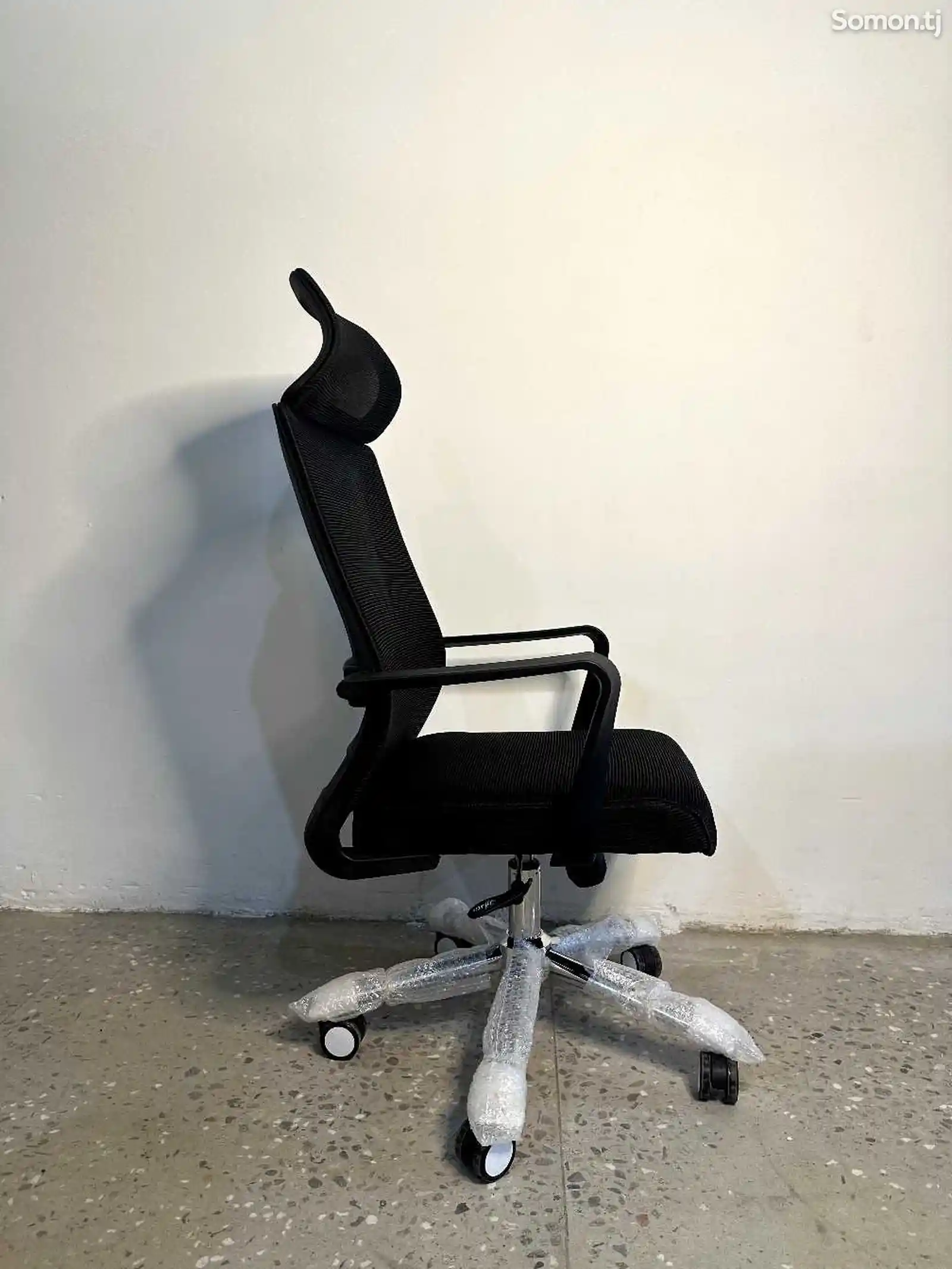 Кресло офисное Silver Black and White-6