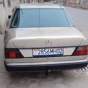 Mercedes-Benz W124, 1991