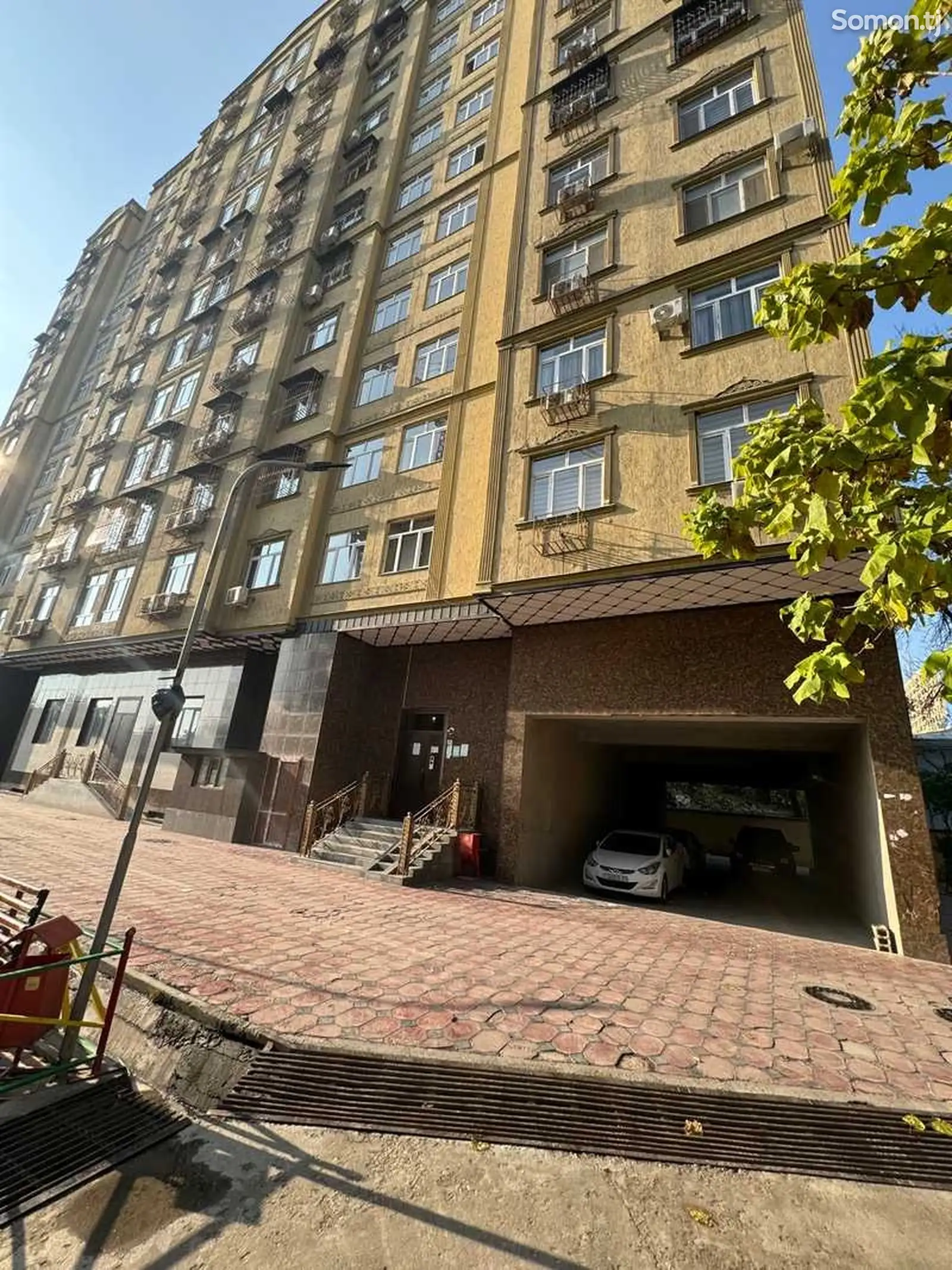 3-комн. квартира, 3 этаж, 106м², Роддоми 2, пеши мактаби 20-1