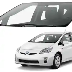 Лобовое стекло на Toyota Prius 2011