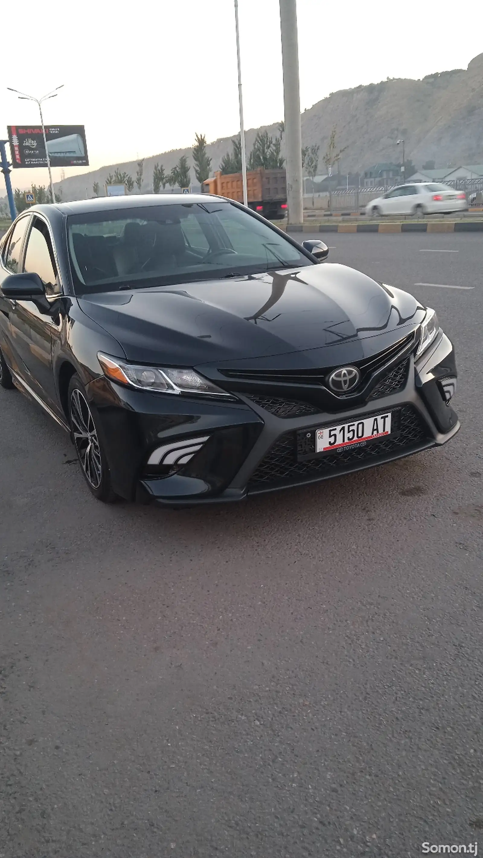 Toyota Camry, 2018-1