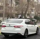 Toyota Camry, 2018-6