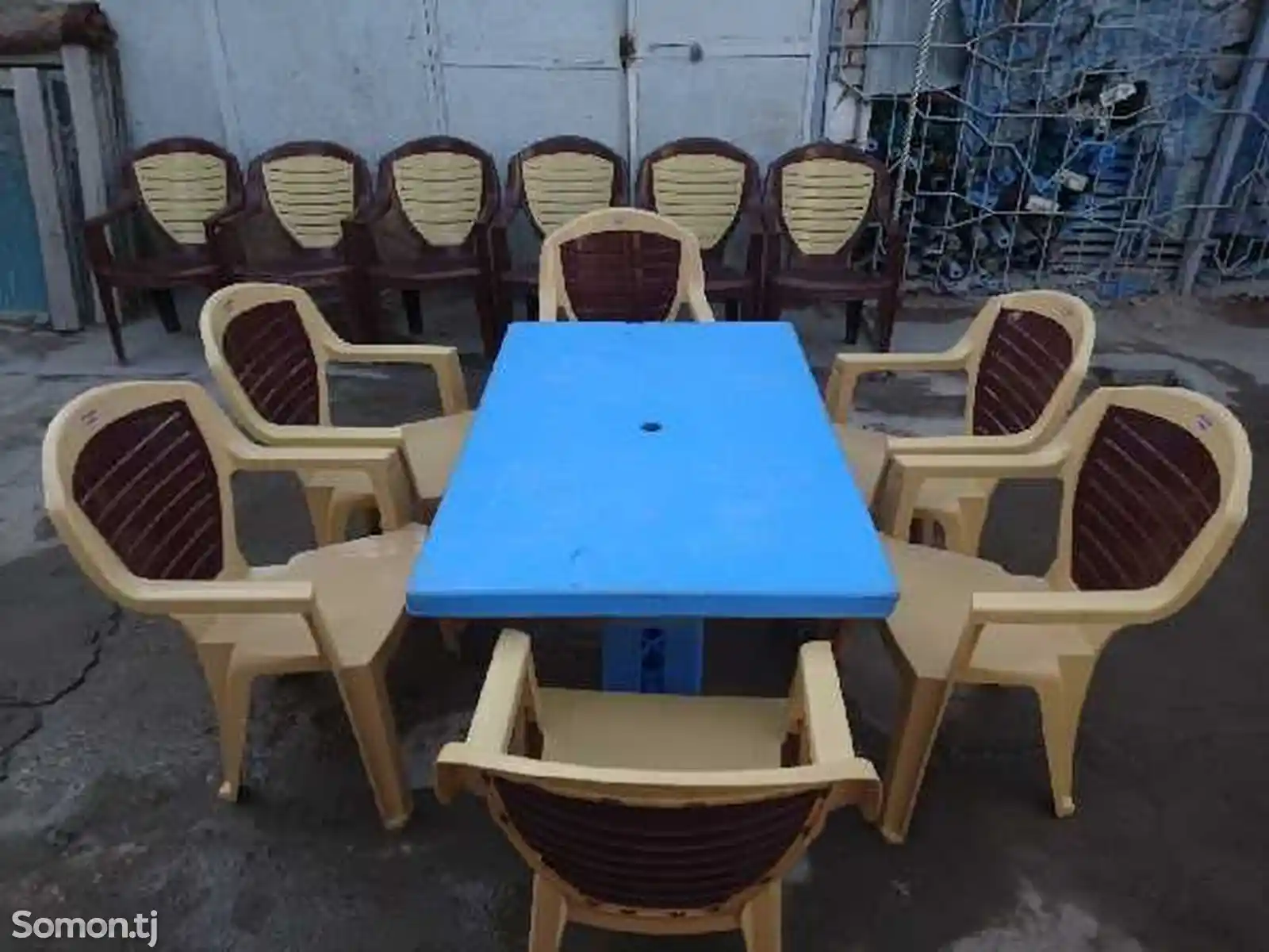 Столы и стулья для мероприятий на прокат-1