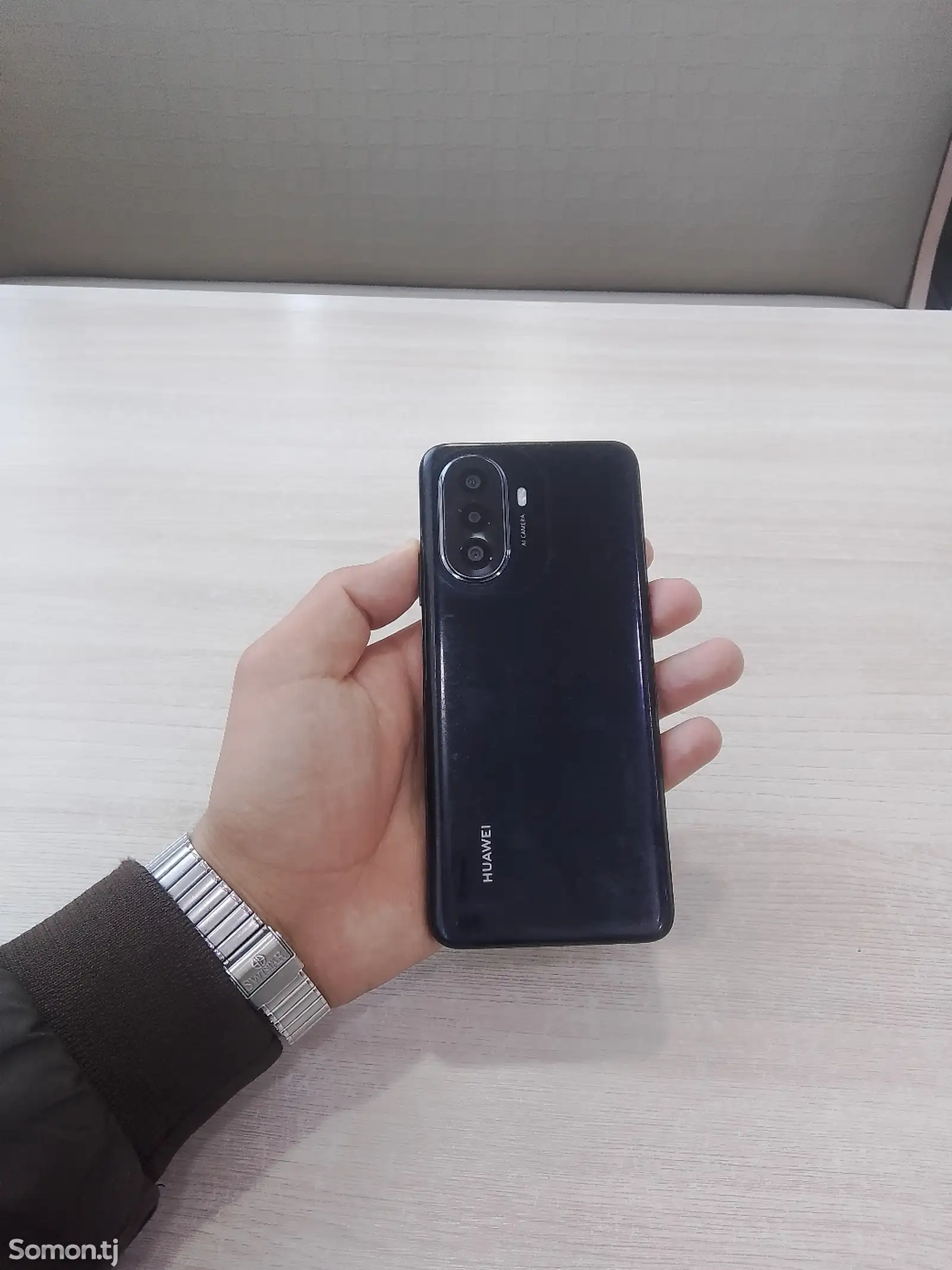 Huawei Nova Y70-1