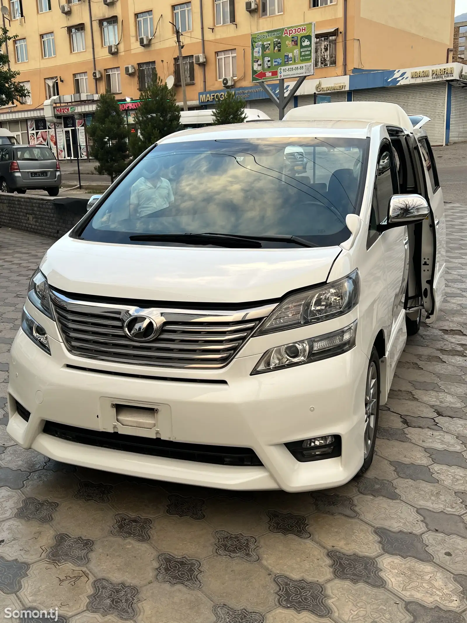 Toyota Vellfire, 2014-1