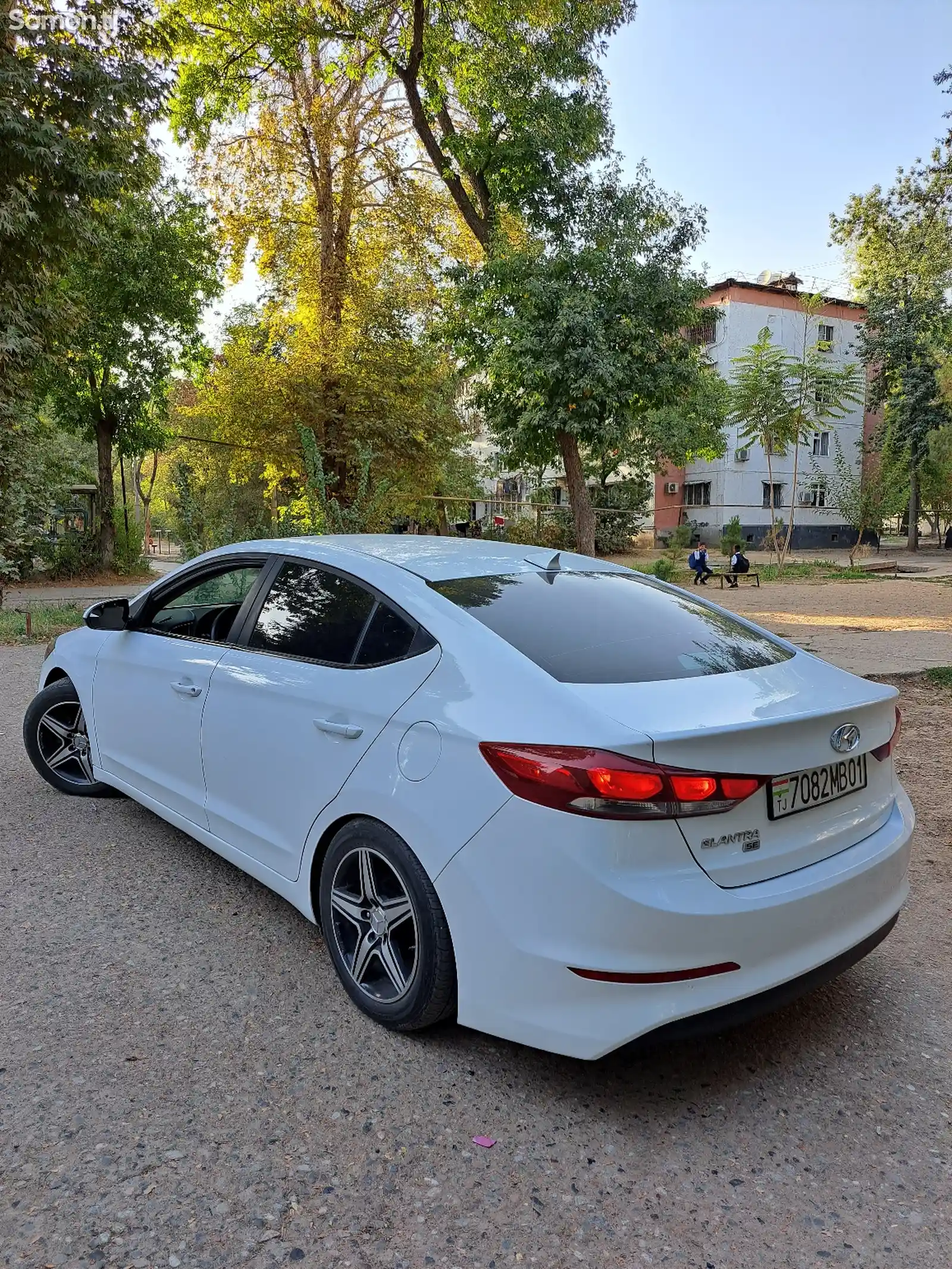 Hyundai Elantra, 2017-1