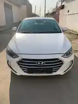 Hyundai Elantra, 2017-3