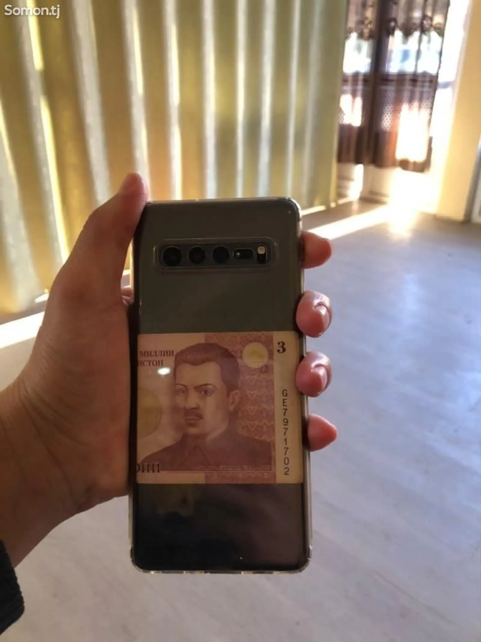 Samsung Galaxy S10+-1