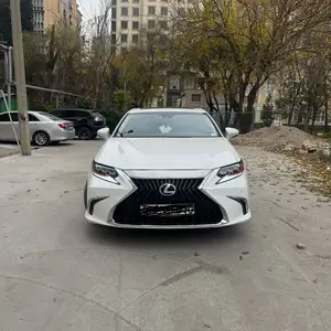 Lexus ES series, 2017